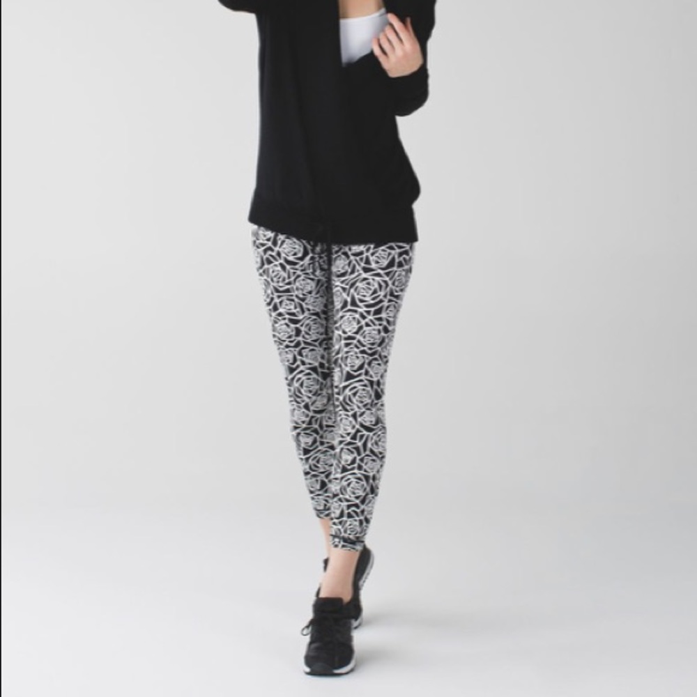 Lululemon High Times 7/8 Tight - Picture 3 of 5
